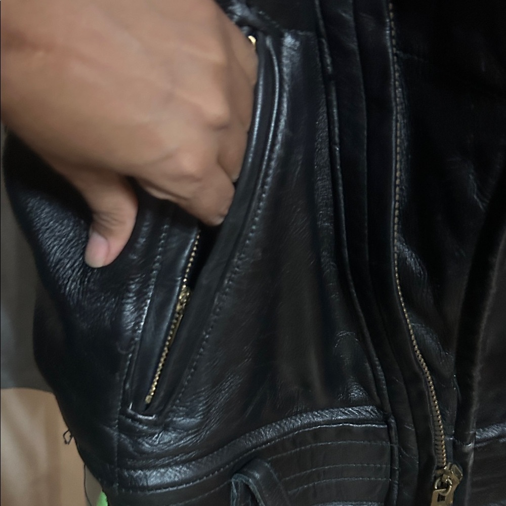 Women’s Leather Jacket - Picture 5 of 8